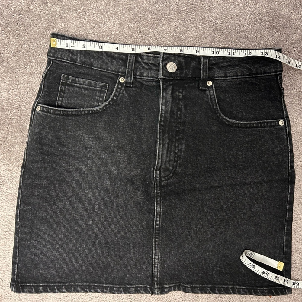 Zara Mini Skirt - Picture 4 of 8